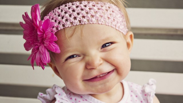 Small and Cute Baby Wallpaper download (13)