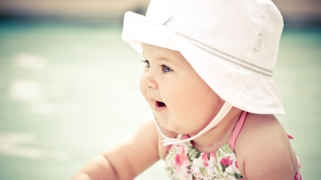 Small and Cute Baby Wallpaper download (19)