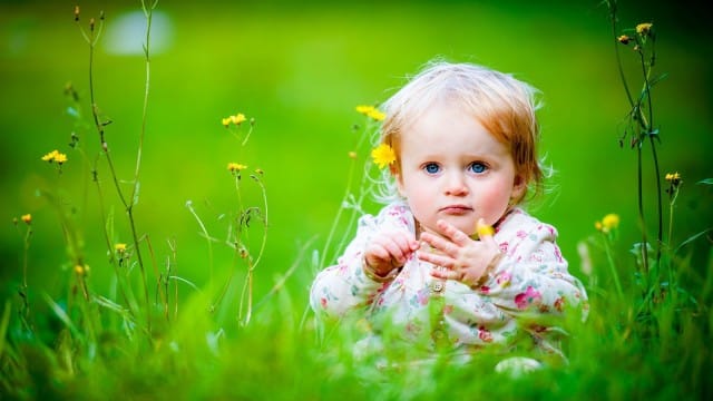 Small and Cute Baby Wallpaper download (25)