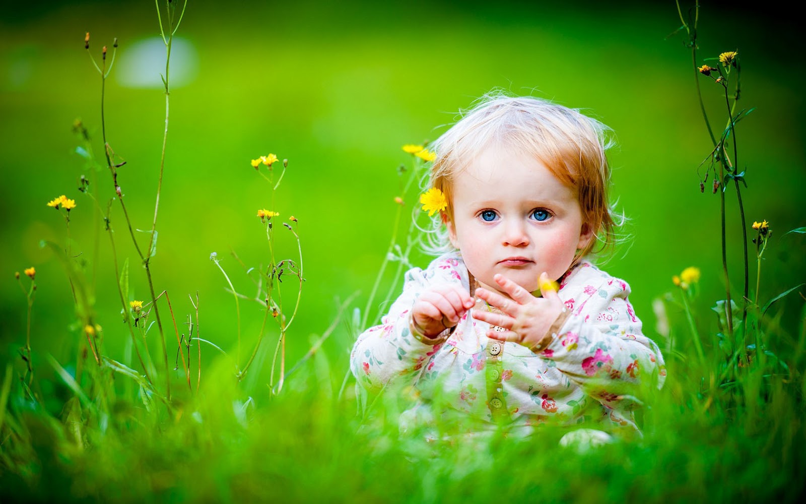 45 Small and Cute Baby Wallpaper download for free