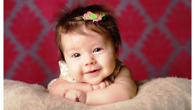 Small and Cute Baby Wallpaper download (28)
