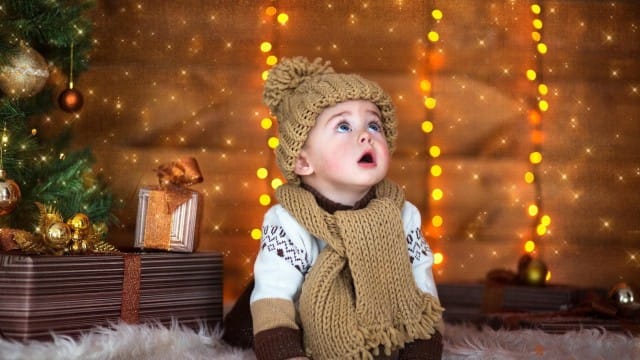 Small and Cute Baby Wallpaper download (3)