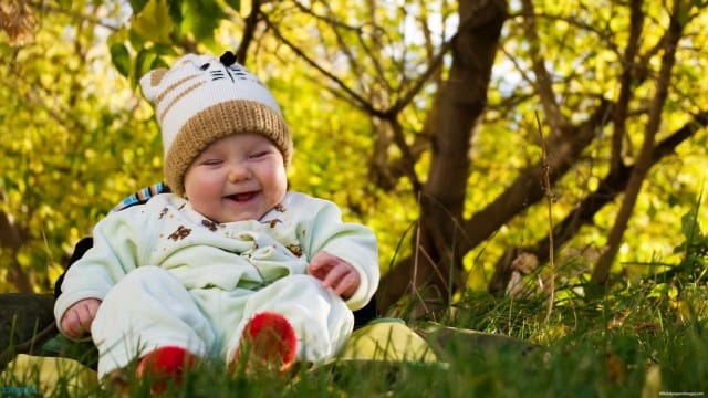 Small and Cute Baby Wallpaper download (40)