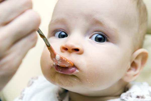 pictures-of-baby-eating-food7