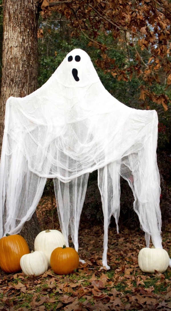 Scary-Halloween-Decorations-for-Outdoor-Party