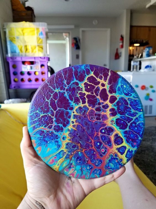 Acrylic-Pour-Techniques-and-ideas-for-Beginners