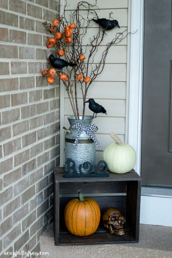 Beautiful-Fall-Porch-Decoration-Ideas-to-Try