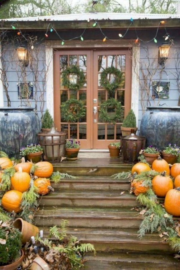 Beautiful-Fall-Porch-Decoration-Ideas-to-Try