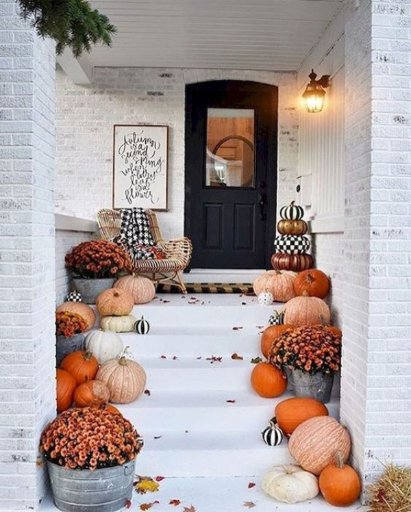 Beautiful-Fall-Porch-Decoration-Ideas-to-Try