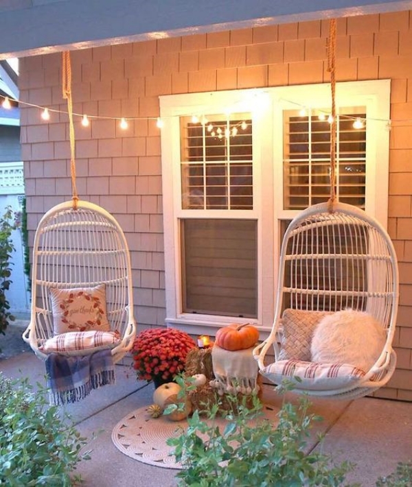 Beautiful-Fall-Porch-Decoration-Ideas-to-Try