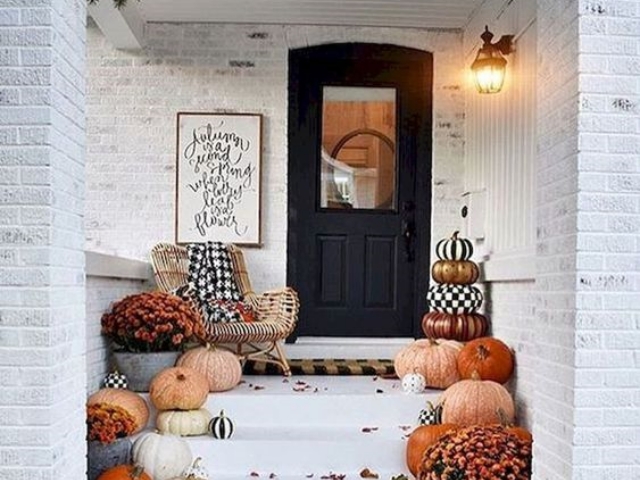 Beautiful-Fall-Porch-Decoration-Ideas-to-Try