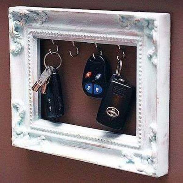 Creative-Crafts-Ideas-using-Old-Picture-frames